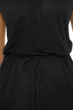 Becca Dresses><noscript><img width=